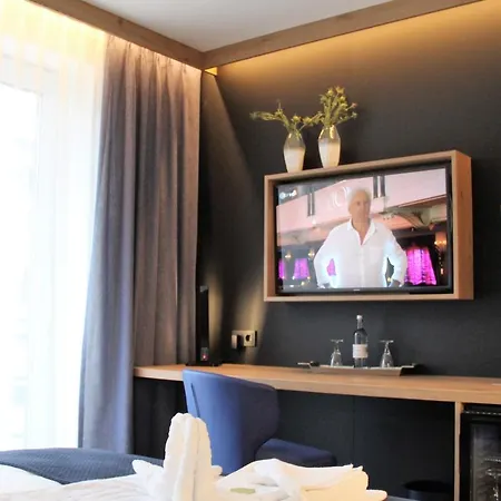 Art & Galerie Lenz Plauer See Fuenfseen