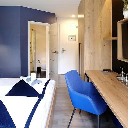 Art & Galerie Lenz Plauer See Hotel 4*